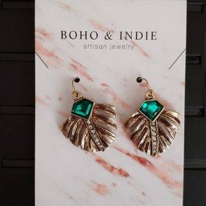 Leaf design vintage style earrings